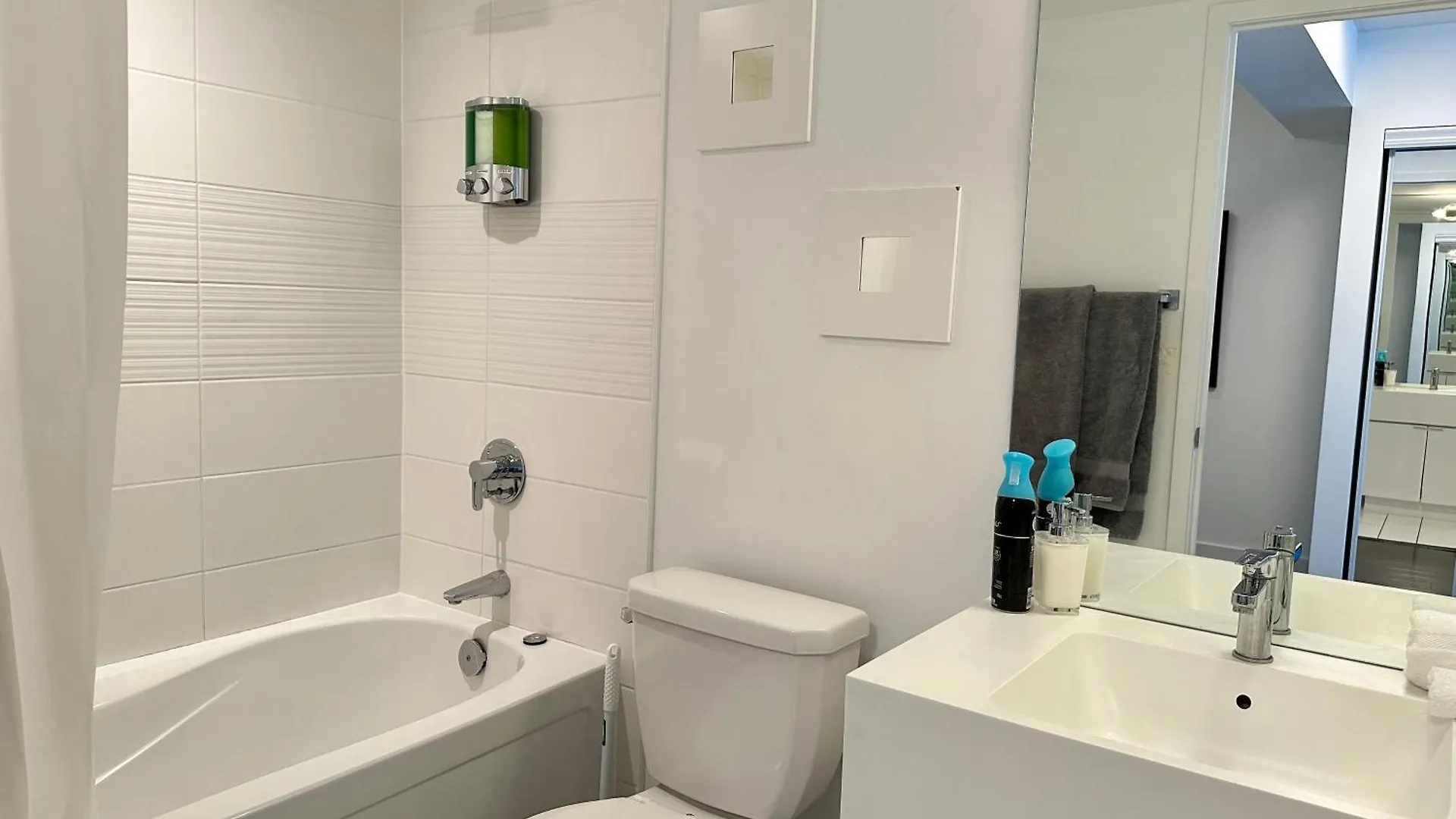City Lake 2 Storey Condo Toronto 0*,